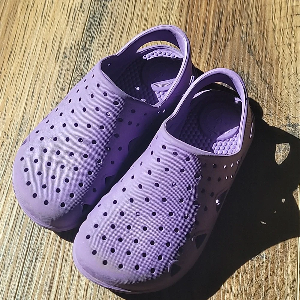 Everywear Totes Sandals, Size 7-8, Purple